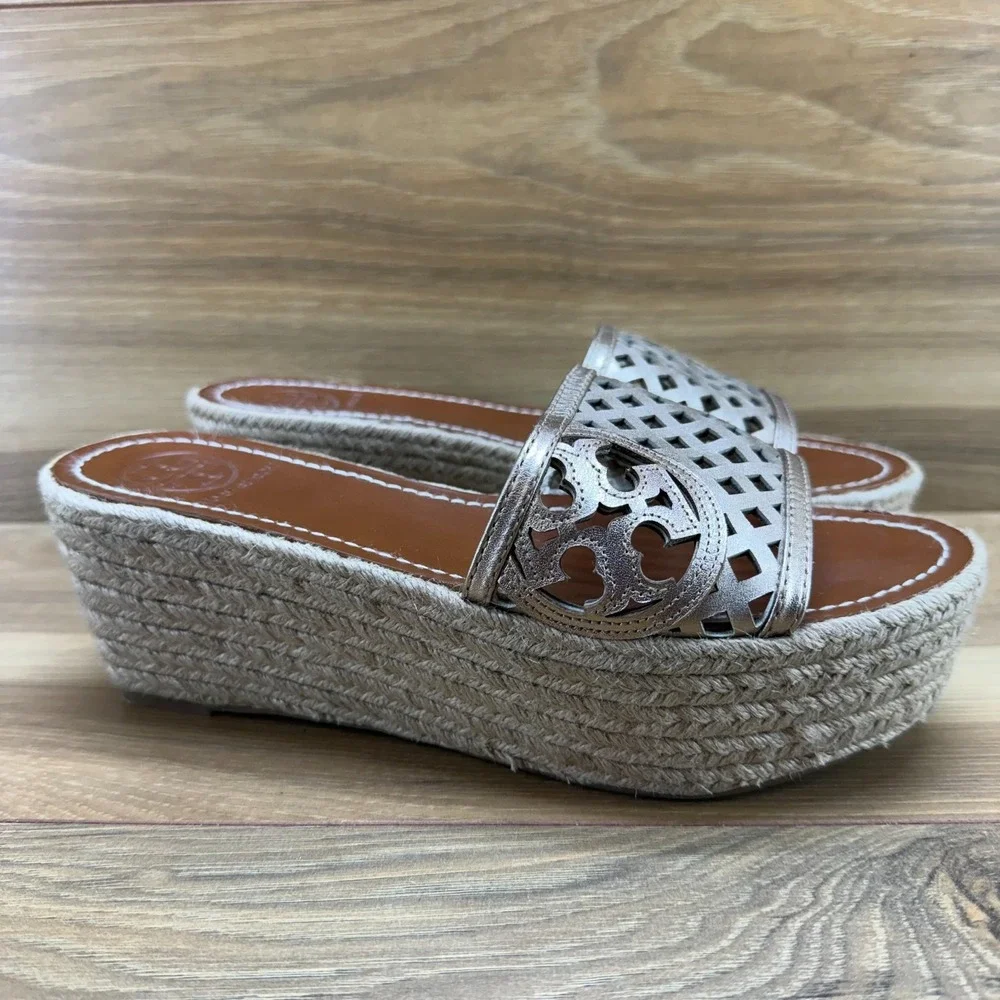 Tory Burch Thatched Perf Wedge Sandals 6.5 Gold Espadrilles Slides